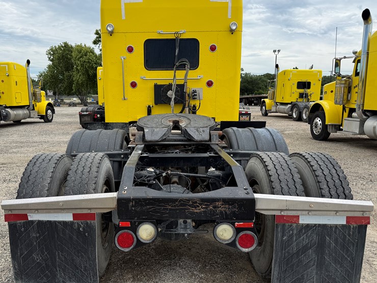 2014-peterbilt-389-image-6