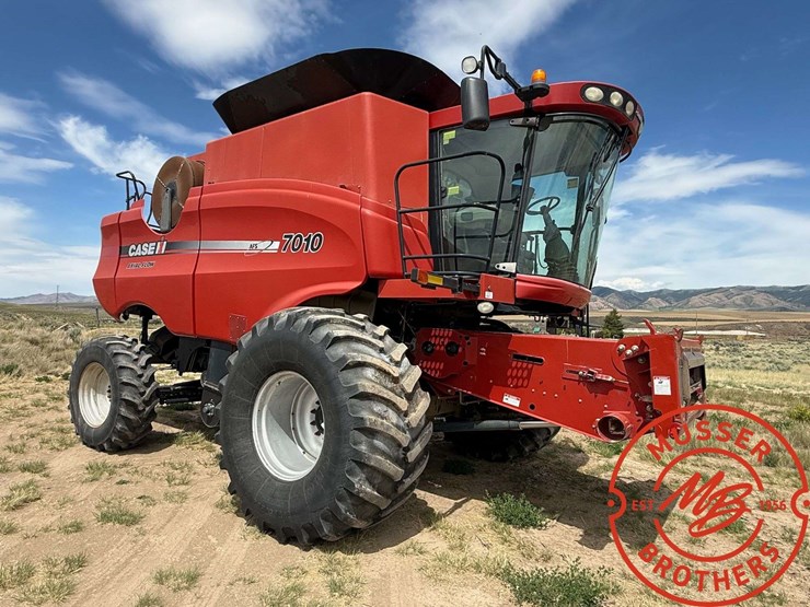 case-ih-7010-image-1