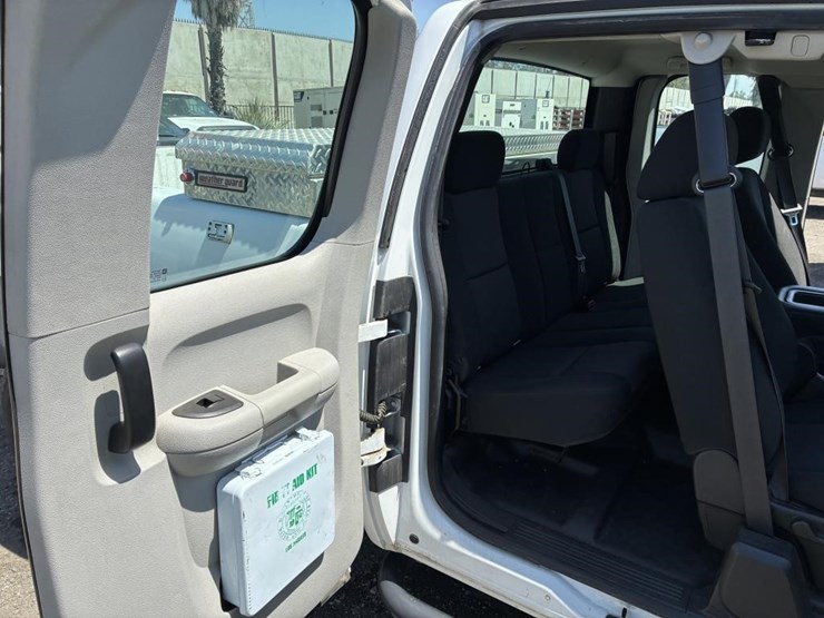 2012-gmc-2500hd-image-13
