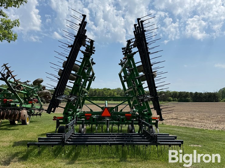 2014-john-deere-2310-image-6
