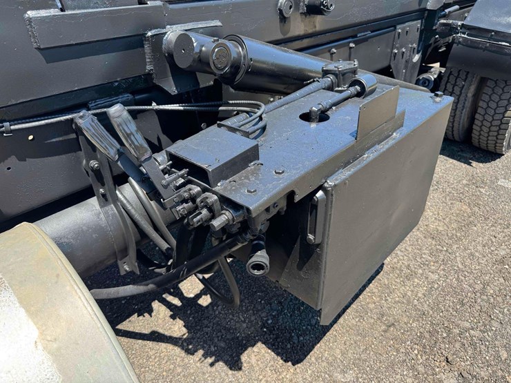 1992-mack-rd690sx-image-11