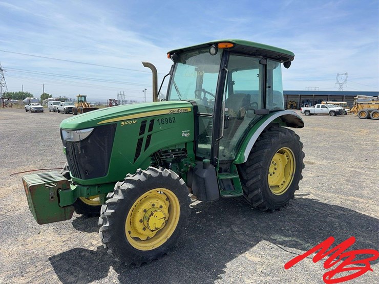 2012-john-deere-5100m-image-1