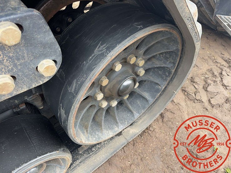 2014-case-ih-550-image-11
