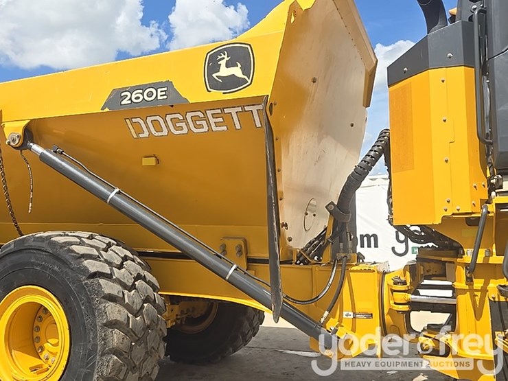 2023-deere-260e-image-20