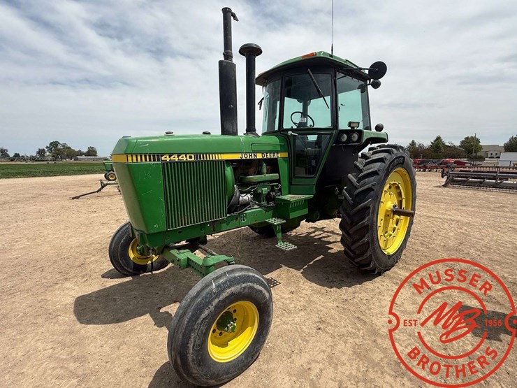 1981-john-deere-4440-image-1