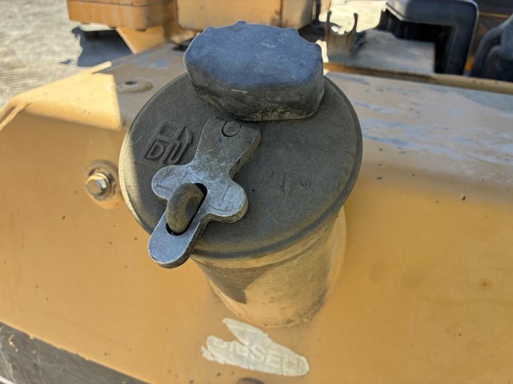 2000-caterpillar-d5m-image-16