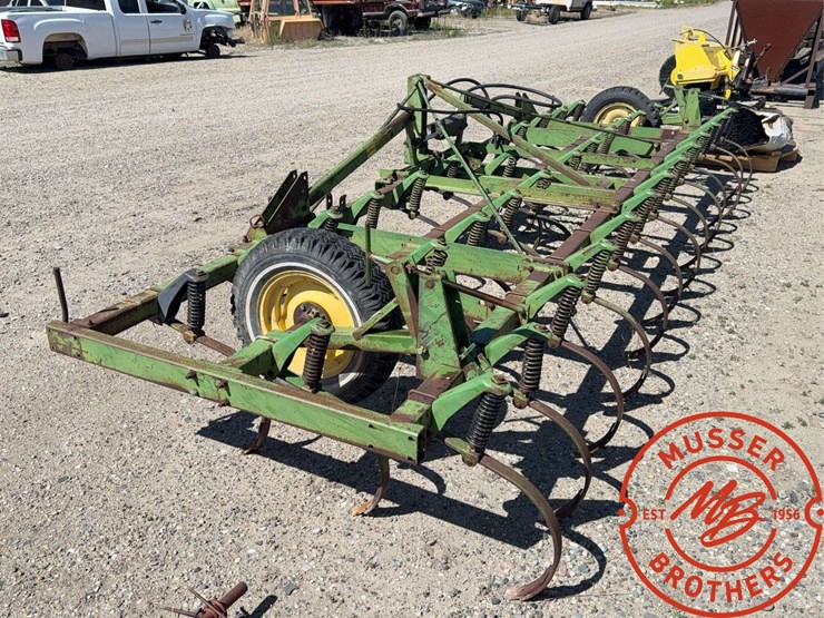 john-deere-1100-image-8