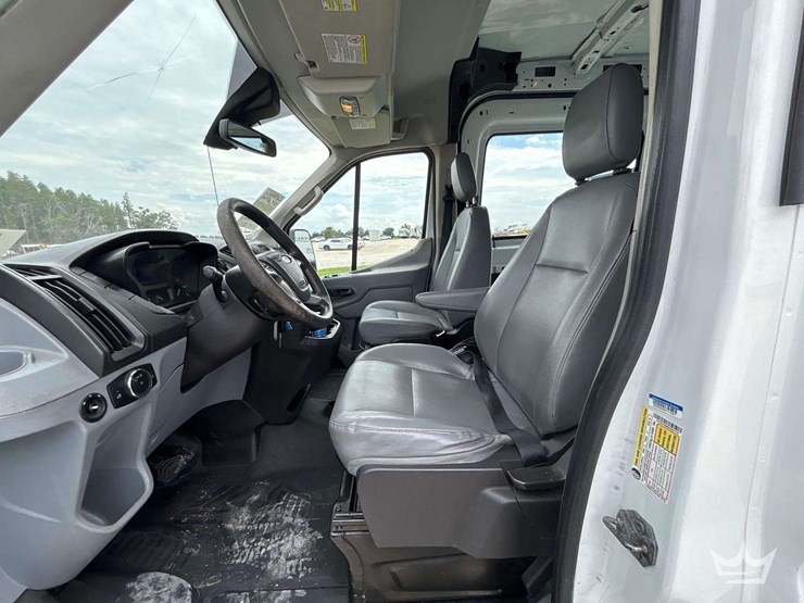 2016-ford-transit-image-12