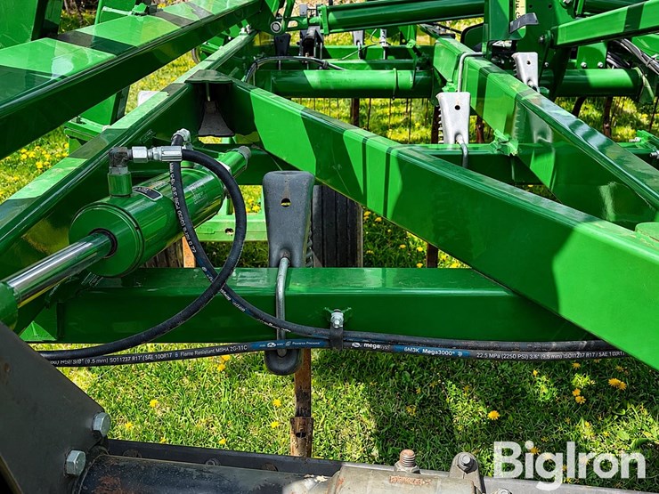 2014-john-deere-2310-image-20