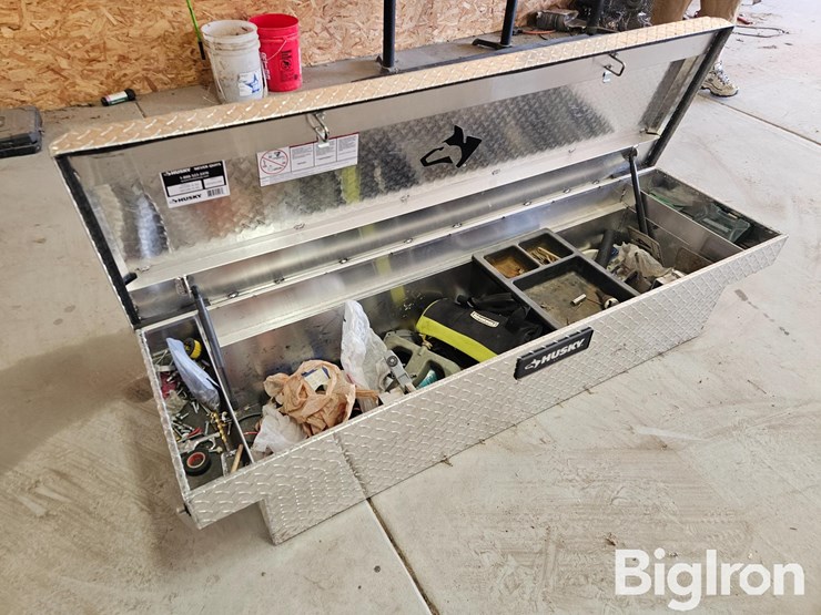 husky-aluminum-pickup-toolbox-image-16