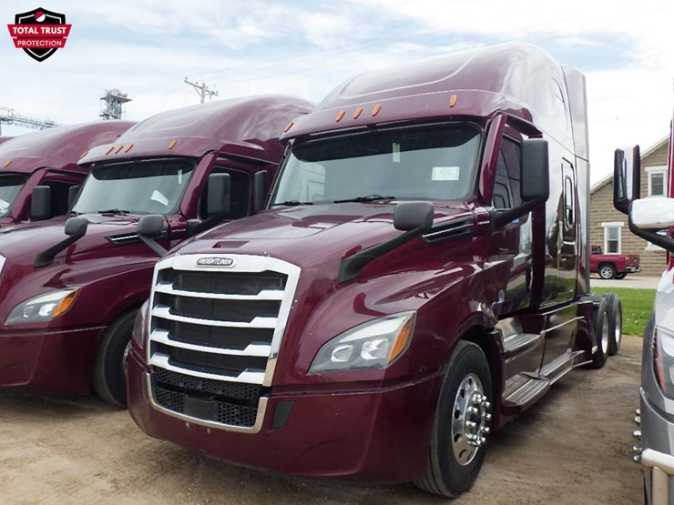2021-freightliner-cascadia-126-image-1