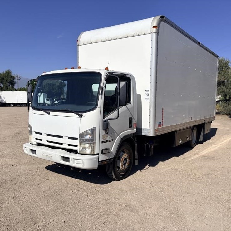 2015 ISUZU NRR