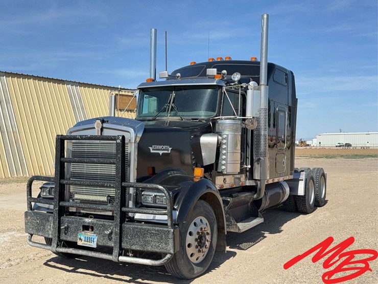 2005-kenworth-w900-image-1