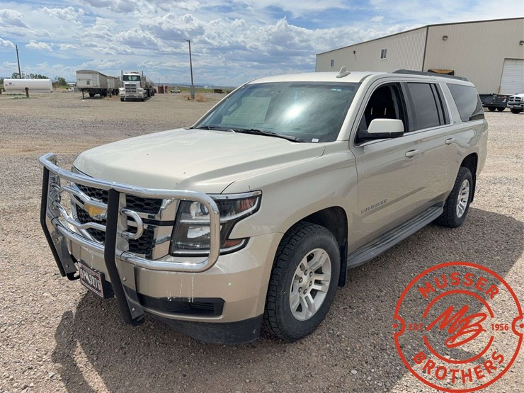 2015-chevrolet-suburban-1500-image-1