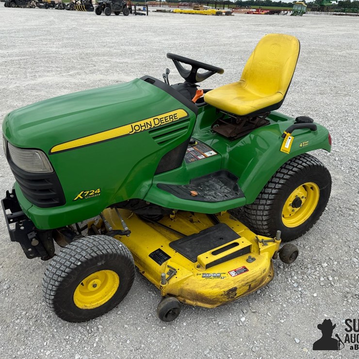 JOHN DEERE X724