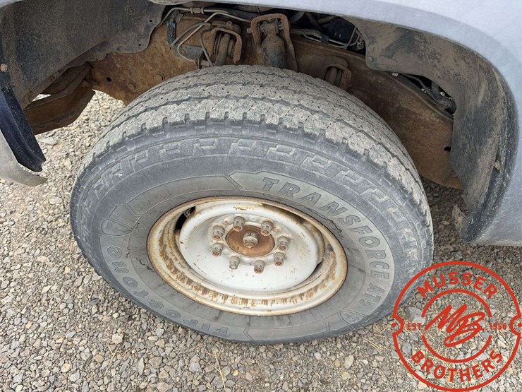 2000-chevrolet-k3500-image-9