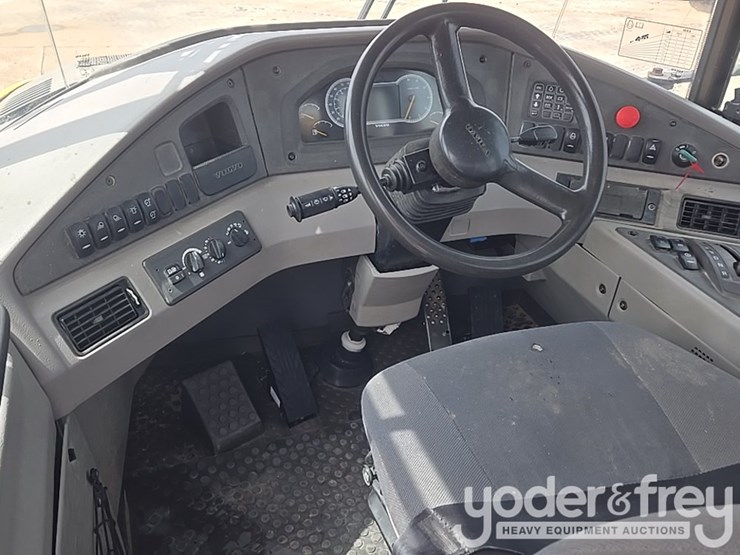 2020-volvo-a25g-image-43