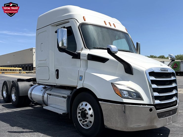 2022-freightliner-cascadia-116-image-1