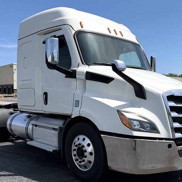 2022 FREIGHTLINER CASCADIA 116