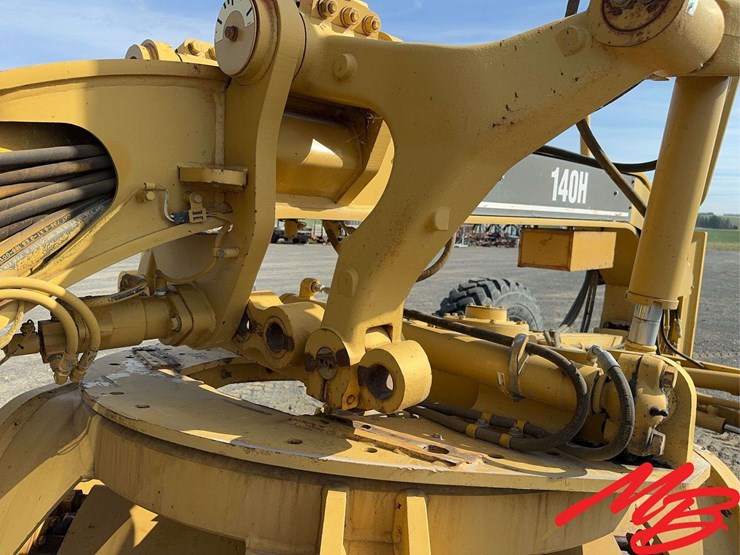caterpillar-140h-image-27
