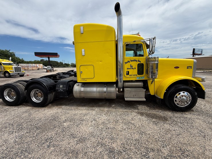 2015-peterbilt-389-image-4