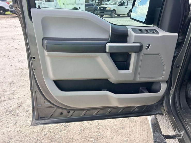 2018-ford-f150-image-10