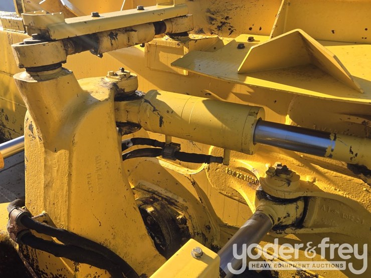 2022-komatsu-d61px-24-image-34