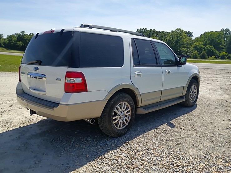 2010-ford-expedition-image-9