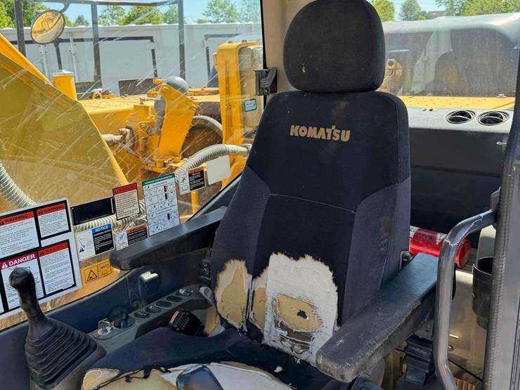 komatsu-pc210-lc-image-18