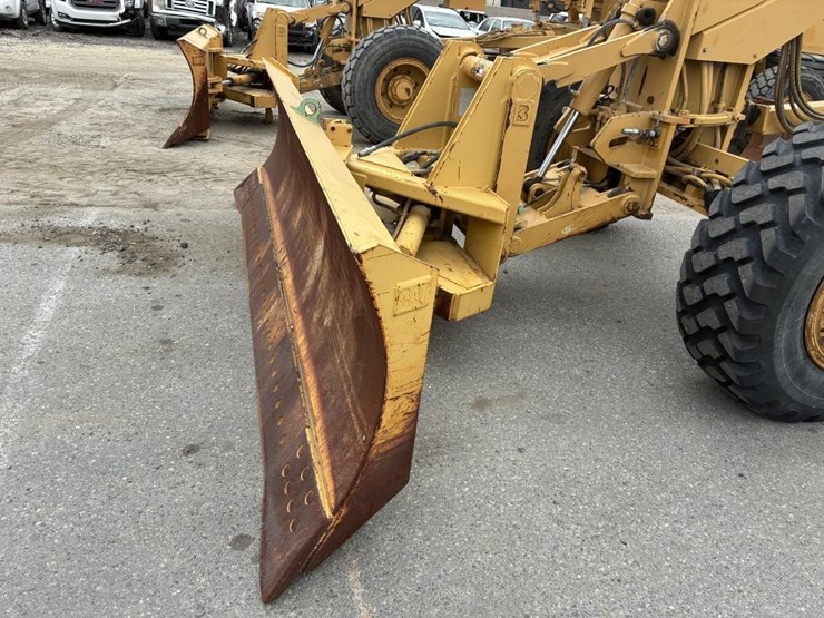 2004-caterpillar-143h-vhp-image-5