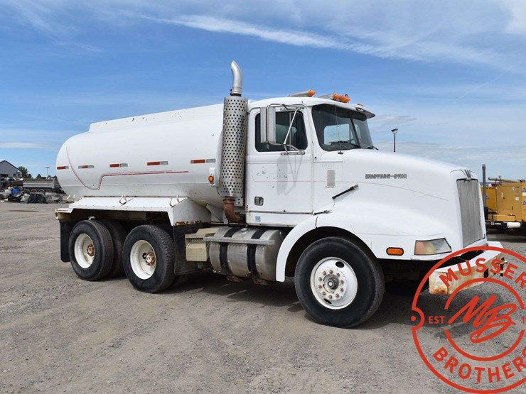 1992-western-star-3864s-image-11