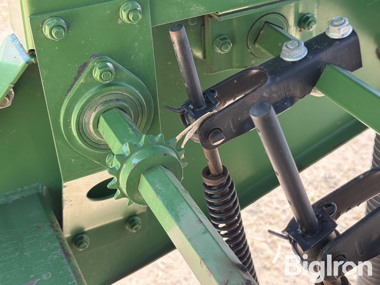 john-deere-520-image-18