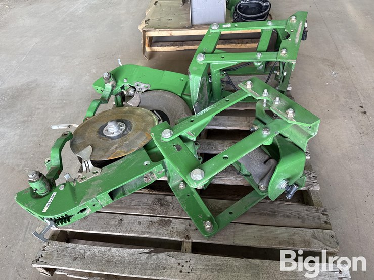 john-deere-planter-row-unit-assemblies-image-8