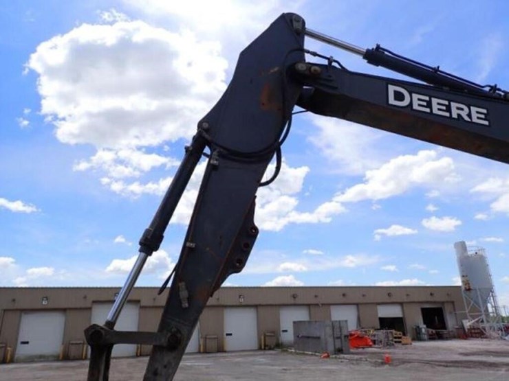 2009-deere-270d-lc-image-26
