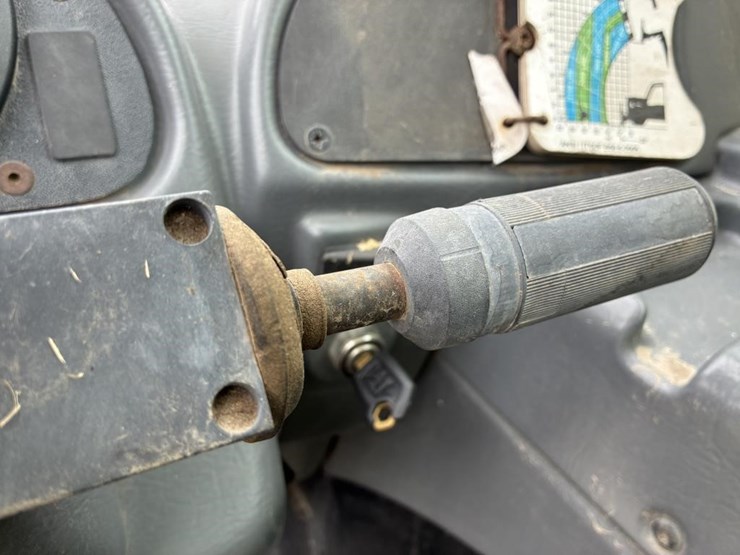 2015-caterpillar-th255c-image-24