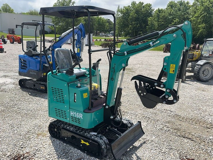 cfg-industrial-h16r-mini-excavator-image-10