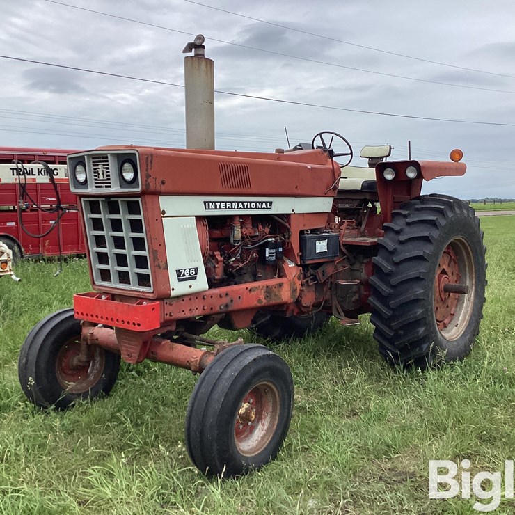 1974 INTERNATIONAL 766