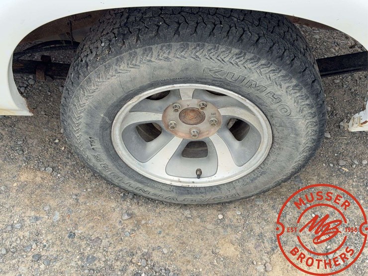 2000-chevrolet-s10-image-14
