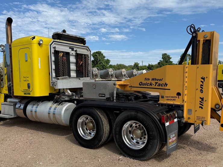 2012-peterbilt-389-image-7