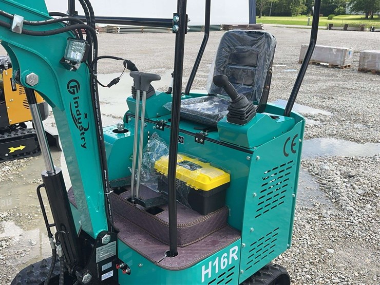 cfg-industrial-h16r-mini-excavator-image-5
