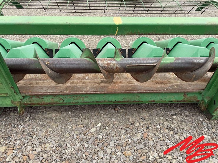 john-deere-8-image-8