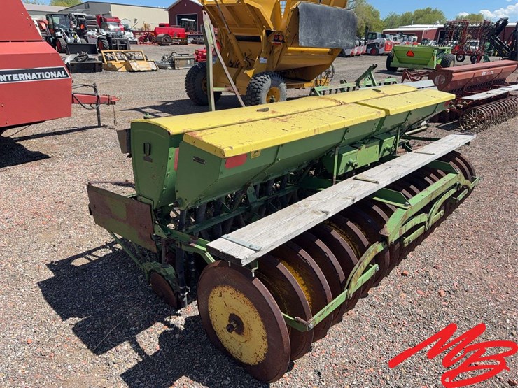 john-deere-11-image-7