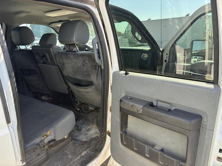 2012-ford-f550-image-12