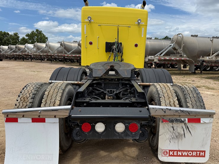2015-kenworth-t800-image-6