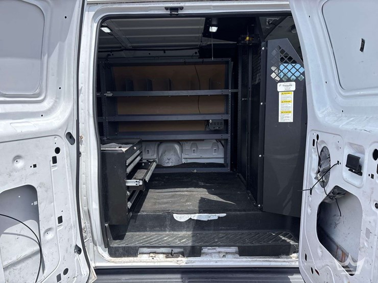 2013-ford-e-250-cargo-van-image-20