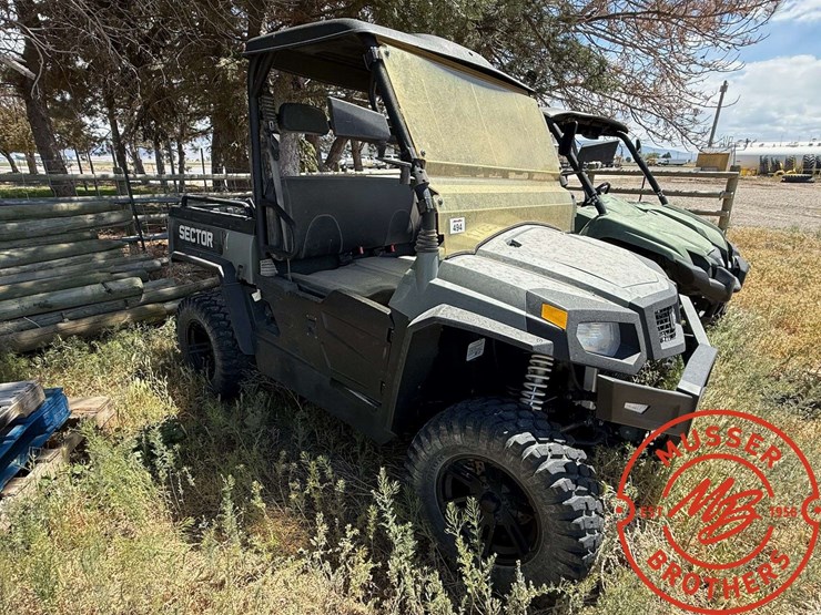 sector-550-utv-side-by-side-*non-runner-image-1