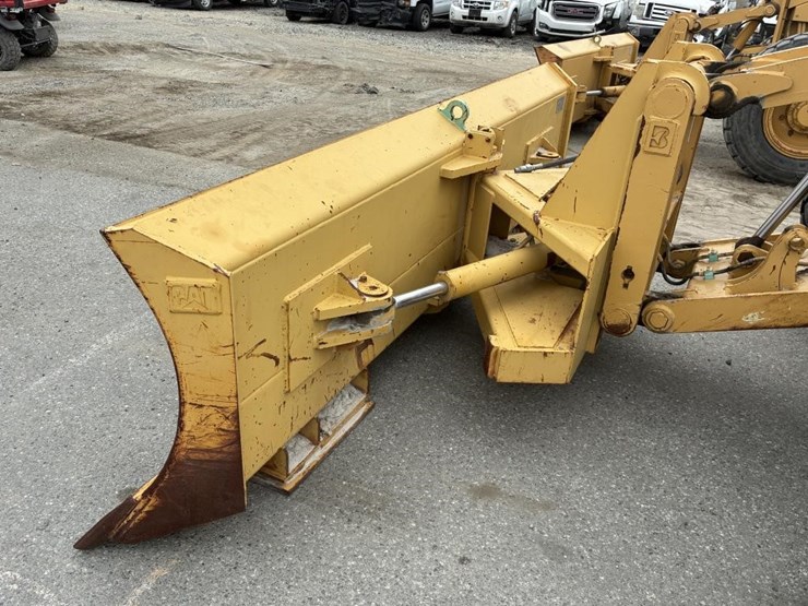 2004-caterpillar-143h-vhp-image-9