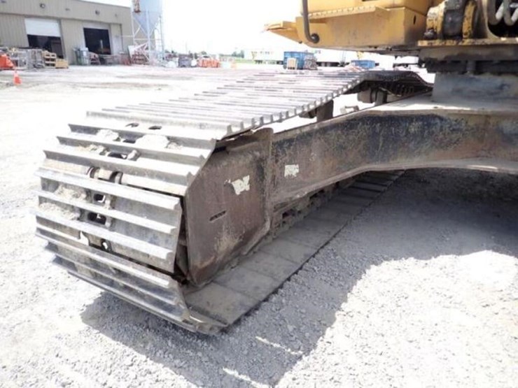 2009-deere-270d-lc-image-35