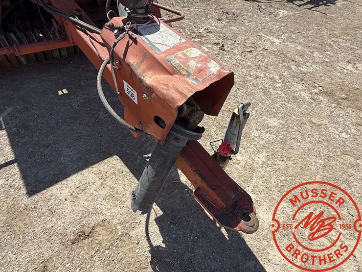 hesston-4655-image-10