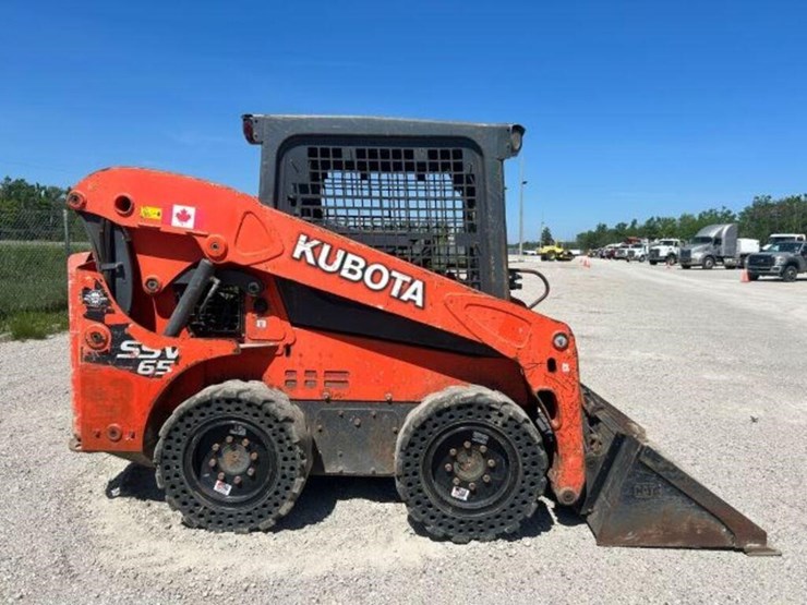2018-kubota-ssv65-image-3